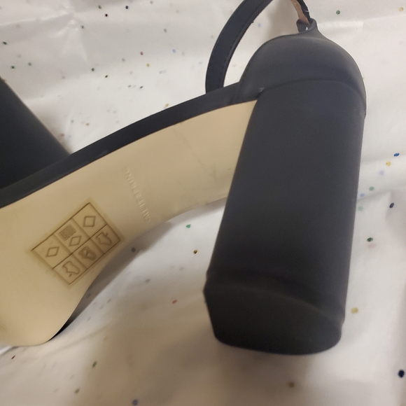 Call it Spring - Black Heels 👠 ♥️ - Picture 5 of 6